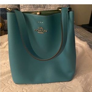 COACH BUCKET BAG